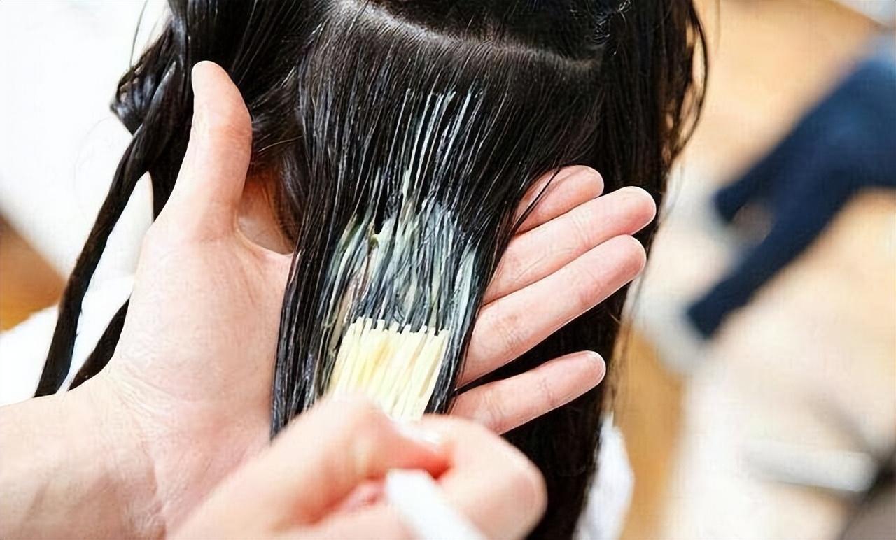 Kubet: Thường xuyên "nhuộm tóc" có thể gây ung thư, đúng hay sai?