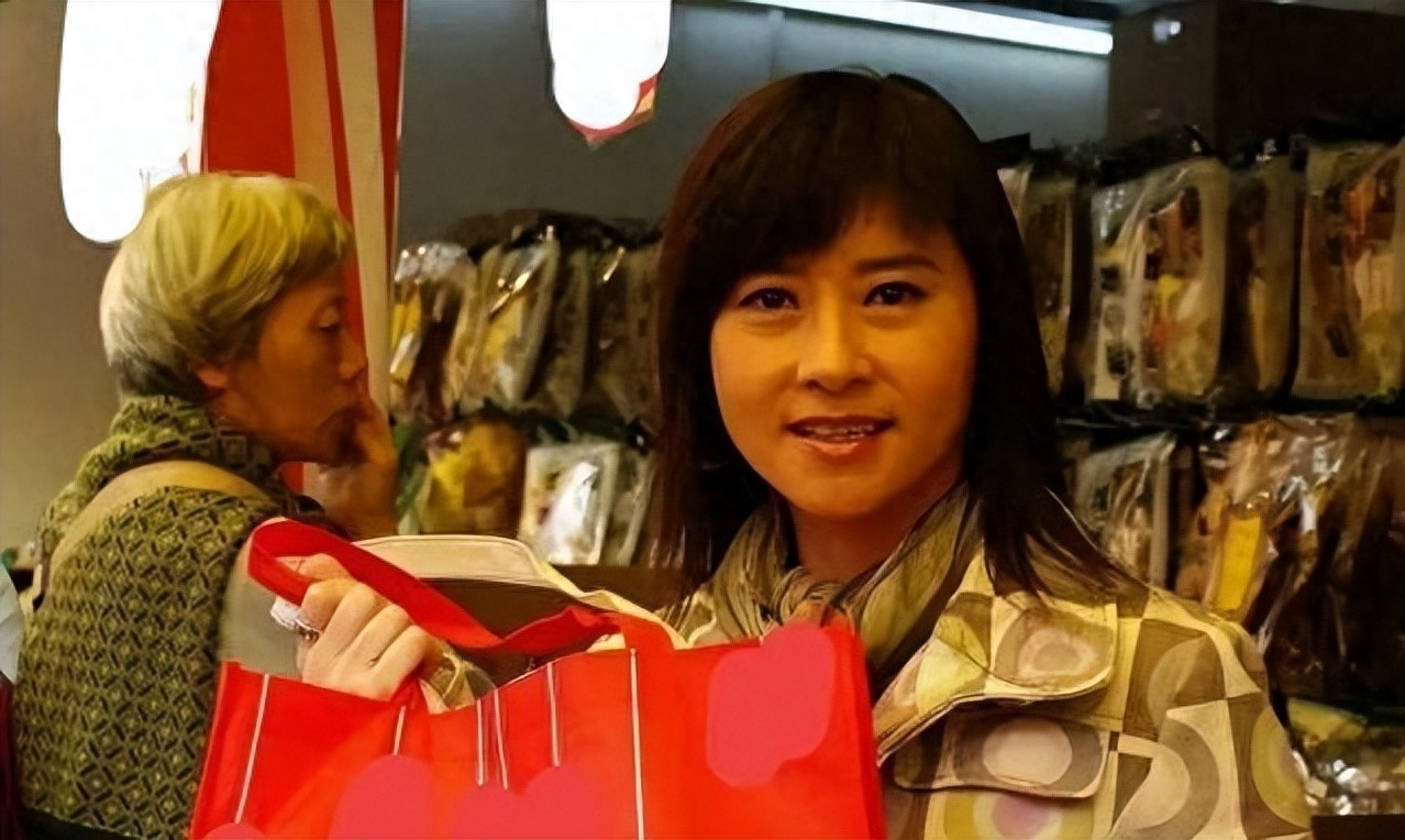 Cô vẫn không bao giờ từ bỏ công việc của mình (ảnh Kubet)